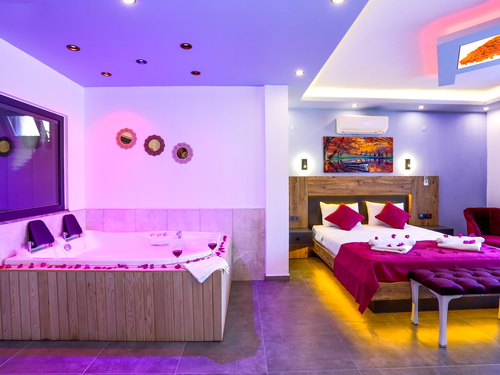  gece  -  Kasım
  | Kaş Bayındır'da Doğa Manzaralı, Korunaklı Muhafazakar Villa